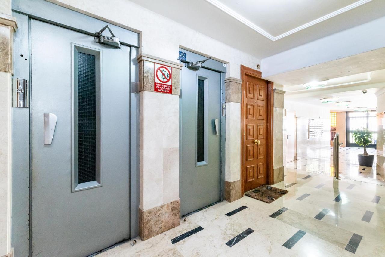 Апартаменти Elegante Y Centrico Alojamiento En Гранада Екстер'єр фото